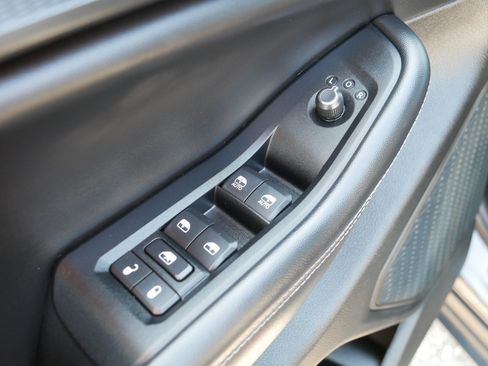 Used 2023 Jeep Grand Cherokee Altitude AWD/4WD image 19