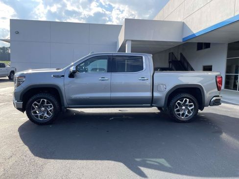Used 2024 GMC Sierra 1500 SLT w/ SLT Premium Plus Package AWD/4WD image 6