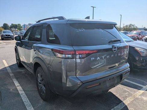 Certified 2025 Nissan Pathfinder SV FWD image 2