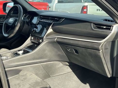 Used 2024 Jeep Grand Cherokee L Laredo image 26