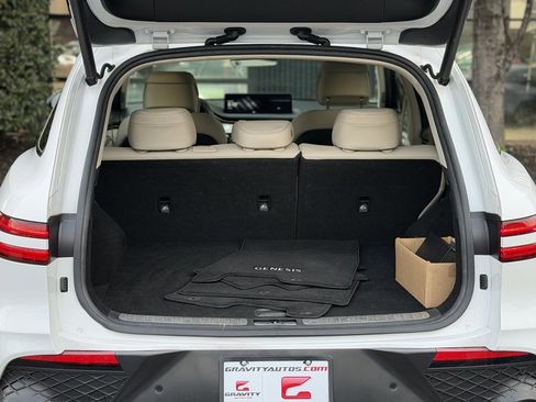 Used 2022 Genesis GV70 3.5T Sport w/ Sport Advanced Package image 17