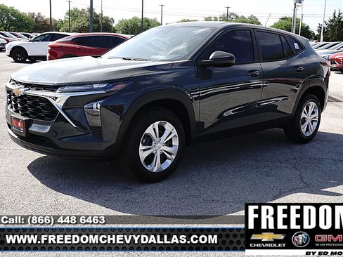 New 2026 Chevrolet Trax LS image 3