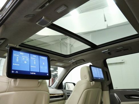 Used 2021 Cadillac Escalade Premium Luxury Platinum image 22