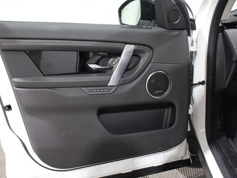 Used 2024 Land Rover Discovery Sport S image 6