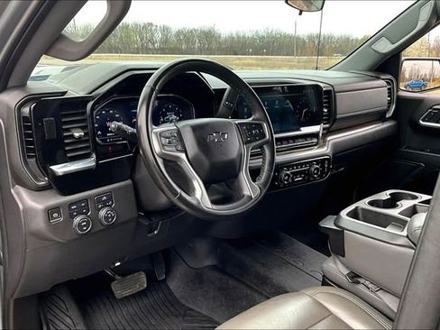 Used 2023 Chevrolet Silverado 1500 LT Trail Boss AWD/4WD image 18