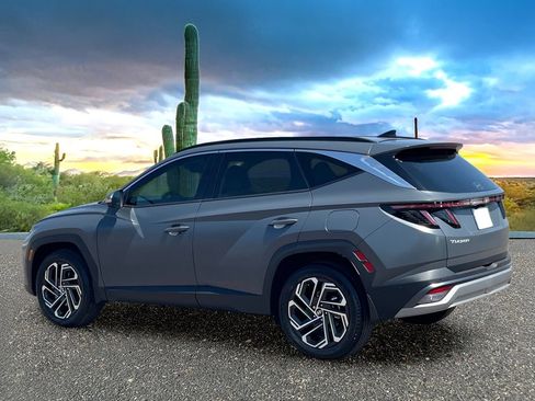Used 2025 Hyundai Tucson Limited AWD/4WD image 4