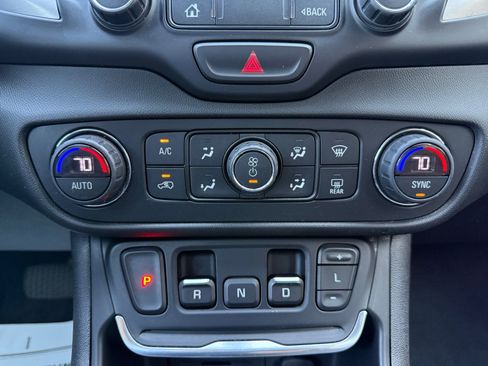 Used 2019 GMC Terrain SLT image 11