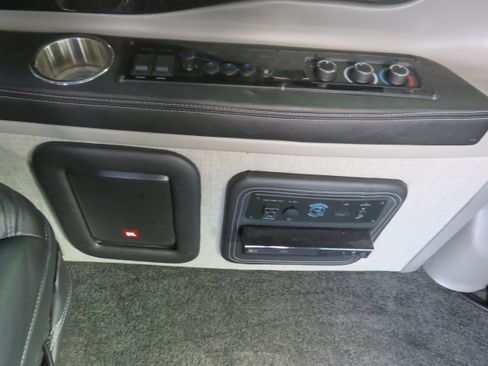 Used 2022 GMC Savana 2500 Extended image 12