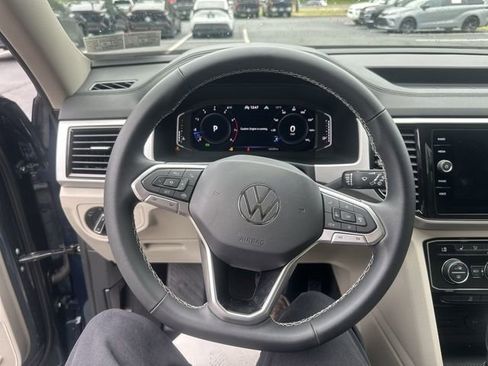 Used 2022 Volkswagen Atlas SE w/ Panoramic Sunroof Package AWD/4WD image 13