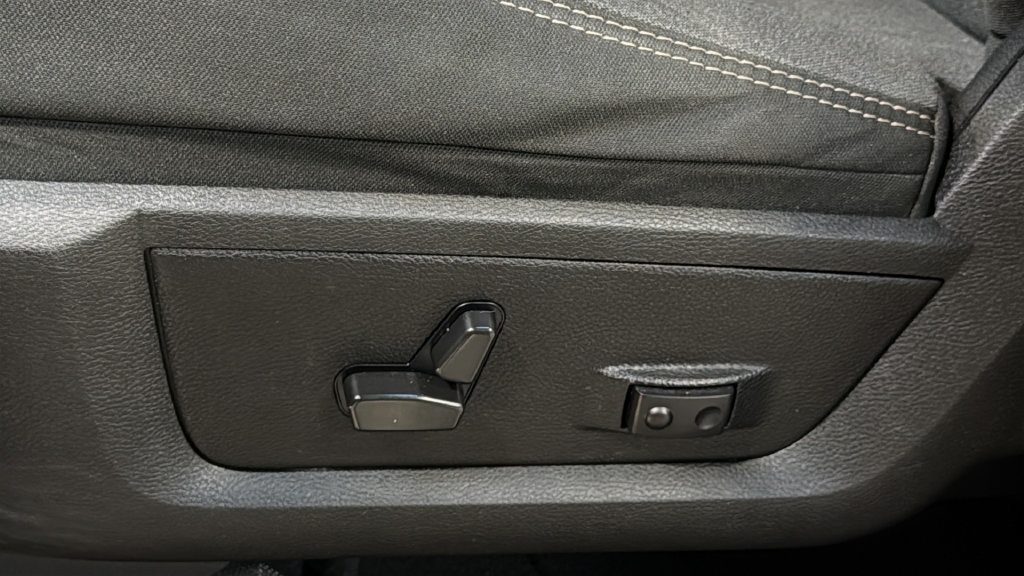 Used 2022 RAM 1500 Express w/ Ceramic Grey Express Package AWD/4WD image 18