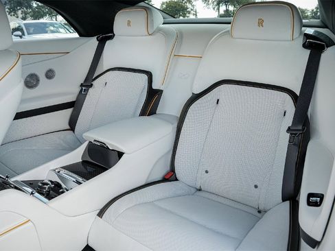 New 2025 Rolls-Royce Spectre Black Badge image 39