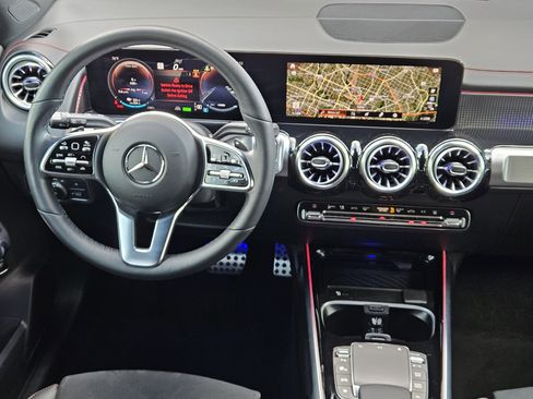 Certified 2023 Mercedes-Benz EQB 300 4MATIC image 27