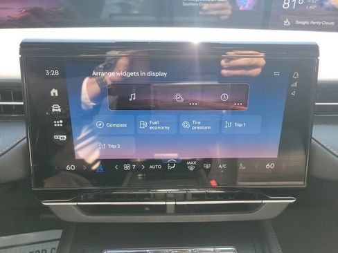 Certified 2024 Lincoln Nautilus Reserve w/ Equipment Group 202A AWD/4WD image 38