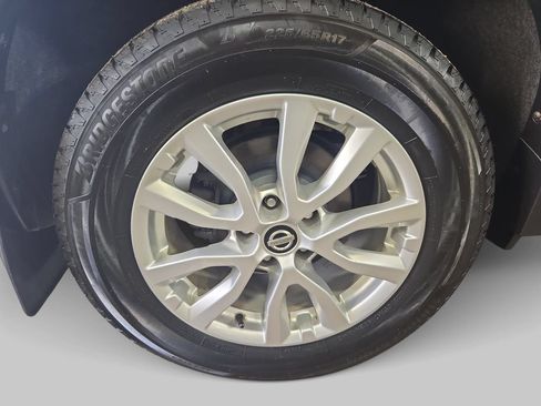 Used 2017 Nissan Rogue SV AWD/4WD image 37