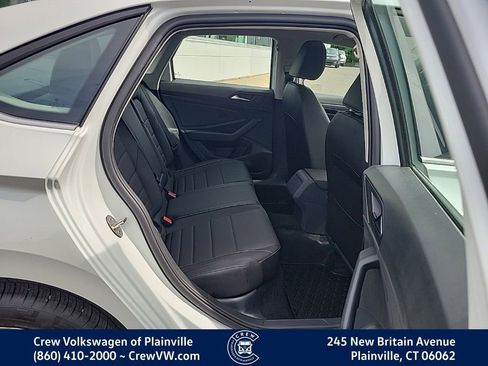 Certified 2023 Volkswagen Jetta SE w/ Panoramic Sunroof Package FWD image 17