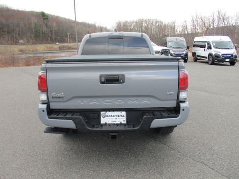 Used 2021 Toyota Tacoma Limited image 6