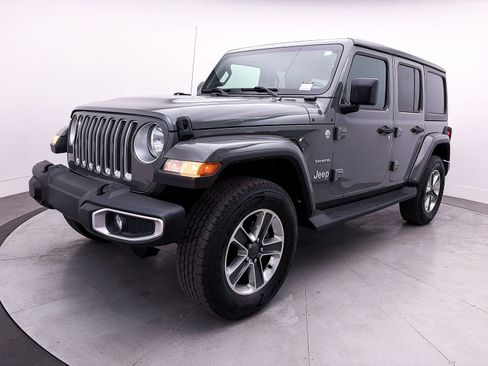 Used 2019 Jeep Wrangler Unlimited Sahara AWD/4WD image 11
