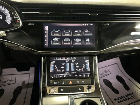 Used 2019 Audi Q8 Premium Plus w/ Premium Plus AWD/4WD image 29