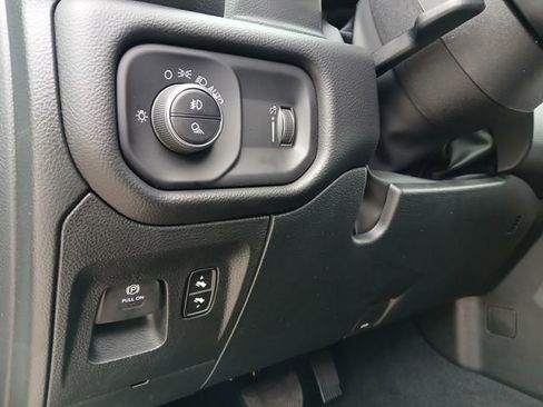 New 2026 RAM 1500 4x4 Crew Cab image 27