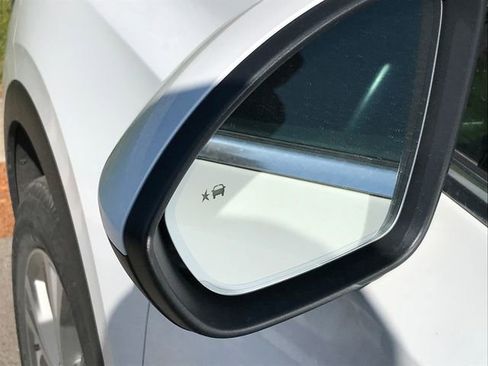 Used 2023 Buick Envision Preferred AWD/4WD image 9