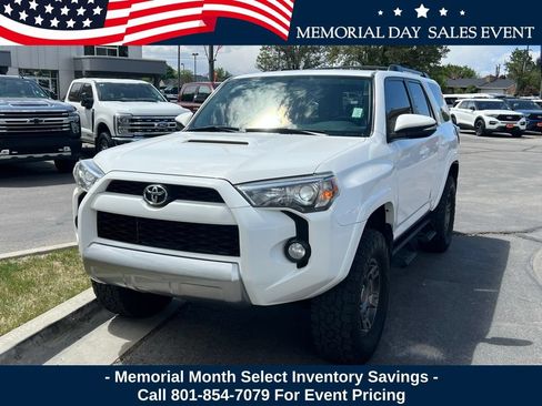 Used 2019 Toyota 4Runner TRD Off-Road Premium AWD/4WD image 2