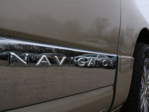 Used 2008 Lincoln Navigator 4WD image 8