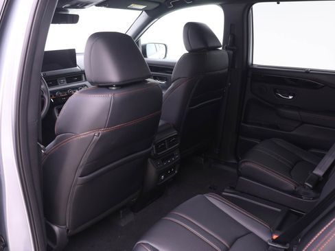 New 2026 Honda Pilot TrailSport image 10