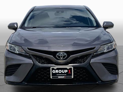 Used 2019 Toyota Camry SE w/ Convenience Package FWD image 4