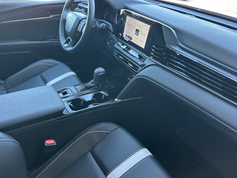 Certified 2026 Toyota Camry Hybrid FWD image 15