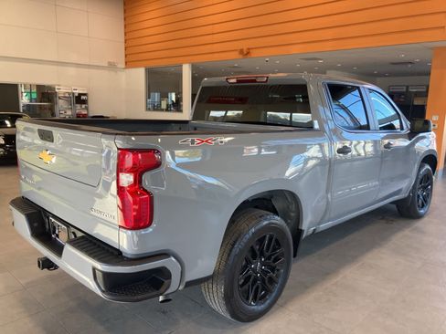 Used 2024 Chevrolet Silverado 1500 Custom image 5