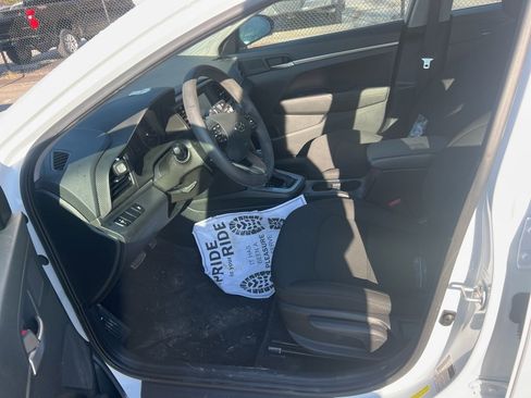 Used 2019 Hyundai Elantra SE w/ Cargo Package image 5