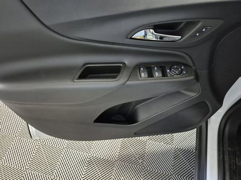 Used 2023 Chevrolet Equinox LT w/ LPO, Floor Liner Package image 7