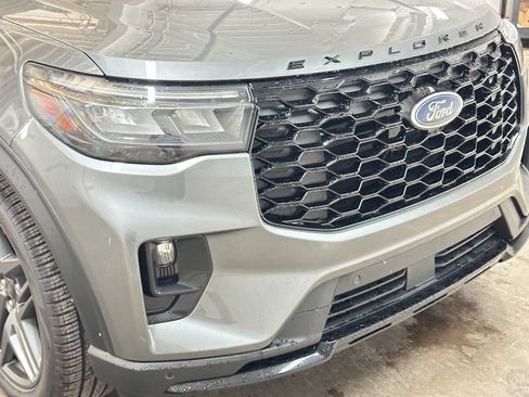 New 2026 Ford Explorer ST-Line w/ ST-Line Street Pack AWD/4WD image 12