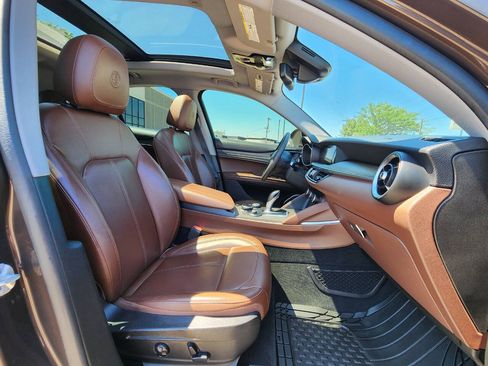 Used 2019 Alfa Romeo Stelvio Ti AWD/4WD image 14