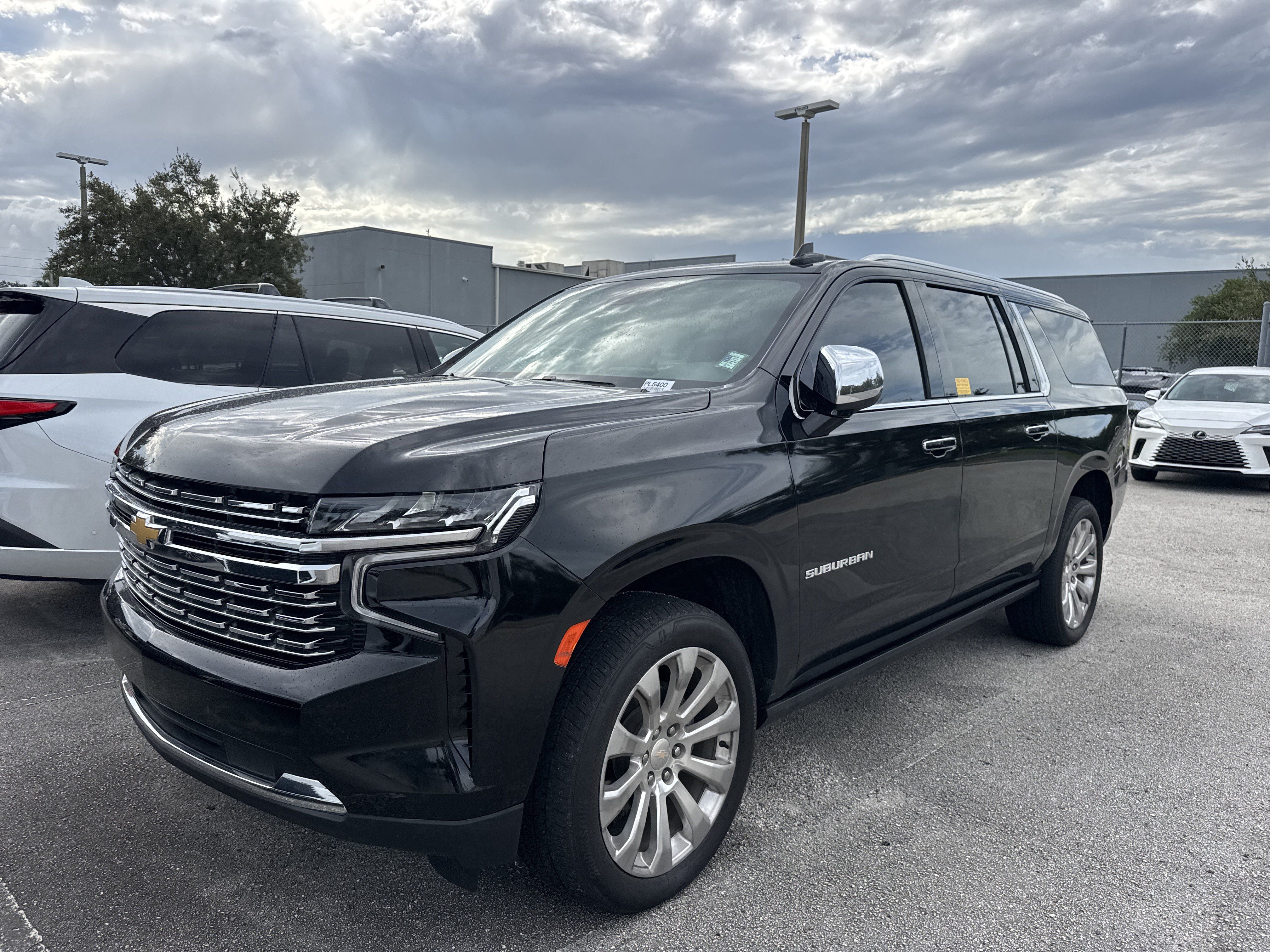 Used 2024 Chevrolet Suburban Premier w/ Max Trailering Package AWD/4WD image 4