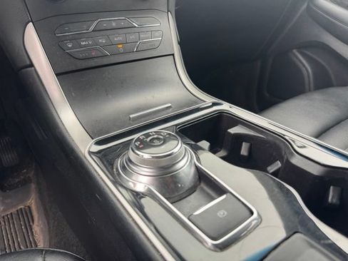 Used 2019 Ford Edge SEL w/ Equipment Group 201A AWD/4WD image 16