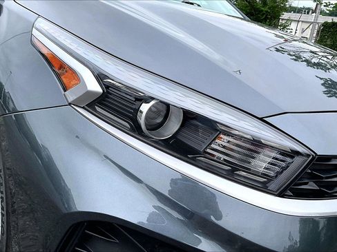 Used 2023 Kia Forte LXS w/ LXS Technology Package FWD image 25