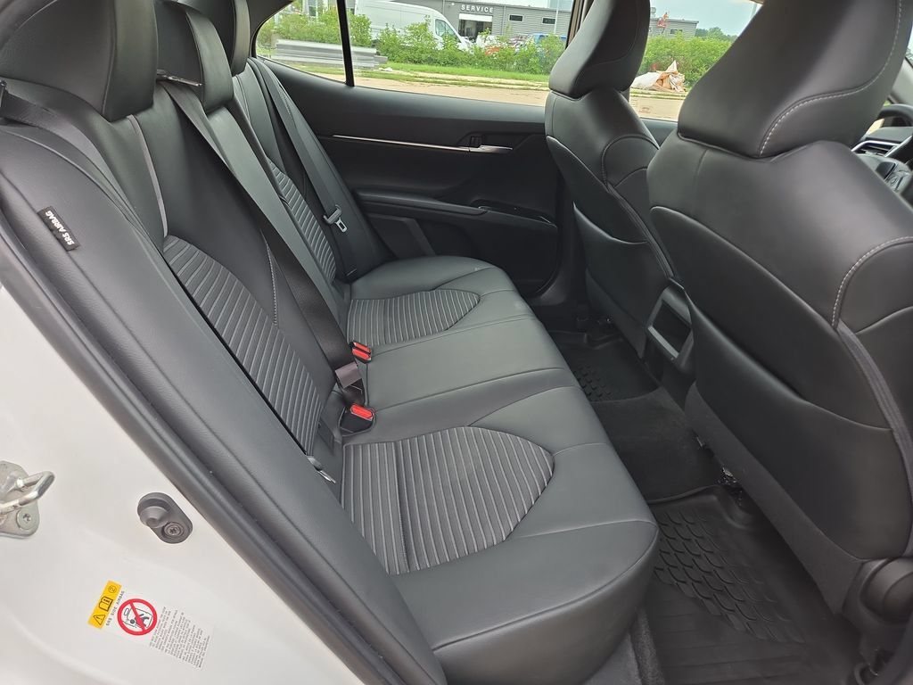 Used 2018 Toyota Camry SE FWD image 22