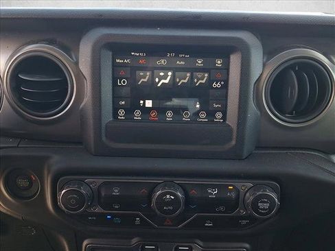 Used 2023 Jeep Wrangler Unlimited image 12