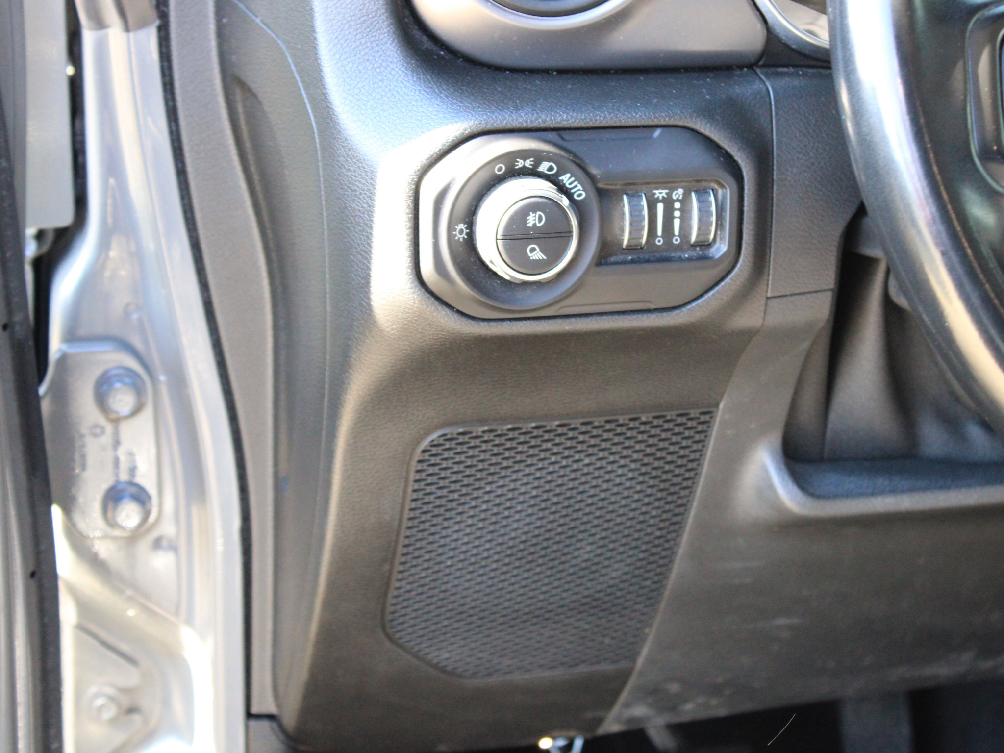 Used 2021 Jeep Gladiator Sport AWD/4WD image 15