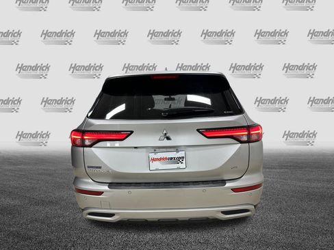Used 2024 Mitsubishi Outlander SE AWD/4WD image 9