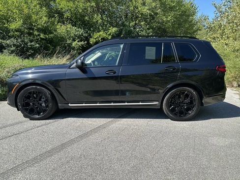 Used 2024 BMW X7 xDrive40i image 8