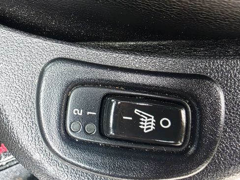 Used 2007 Pontiac G6 GT w/ Premium Package FWD image 27