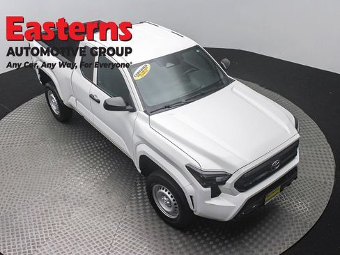 Used 2024 Toyota Tacoma SR RWD image 3