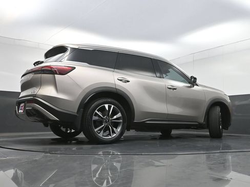 Used 2023 INFINITI QX60 Luxe w/ Performance Audio Package FWD image 34