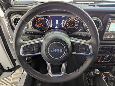 Certified 2023 Jeep Gladiator Overland image 18