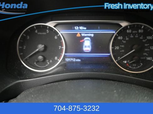 Used 2020 Nissan Altima 2.5 SR w/ Premium Package FWD image 11