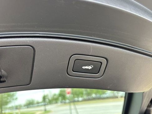 Used 2022 Jaguar F-TYPE Coupe RWD image 10