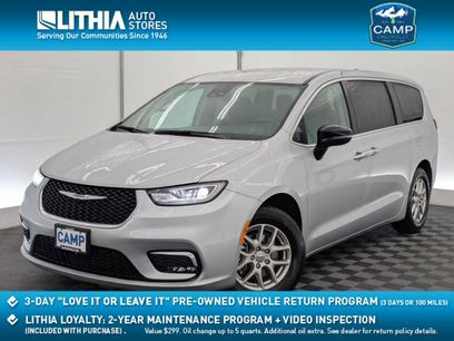 Used 2024 Chrysler Pacifica Touring-L