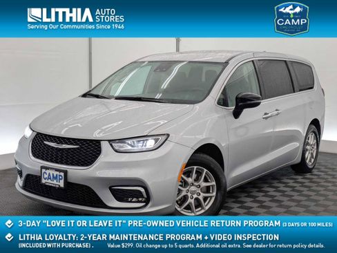 Used 2024 Chrysler Pacifica Touring-L FWD image 1
